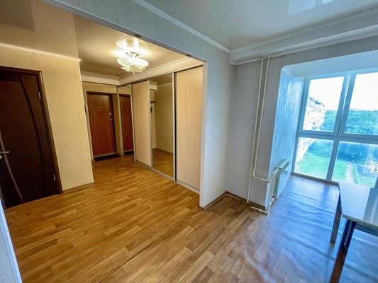 Продам двухкомнатную (2-комн.) квартиру, 1-й Микрорайон ул, 1, Эльбан рп