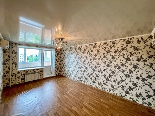 Продам двухкомнатную (2-комн.) квартиру, 1-й Микрорайон ул, 1, Эльбан рп