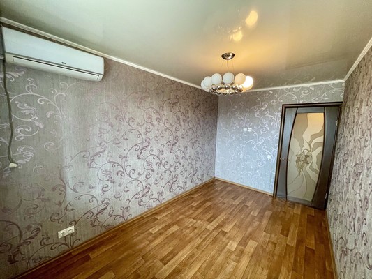 Продам двухкомнатную (2-комн.) квартиру, 1-й Микрорайон ул, 1, Эльбан рп