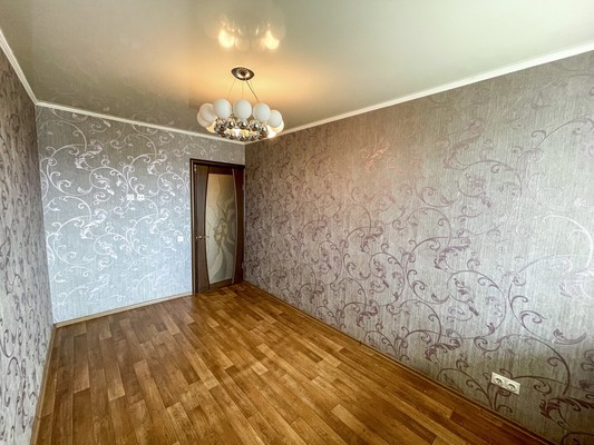 Продам двухкомнатную (2-комн.) квартиру, 1-й Микрорайон ул, 1, Эльбан рп