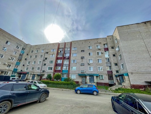 Продам двухкомнатную (2-комн.) квартиру, 1-й Микрорайон ул, 1, Эльбан рп