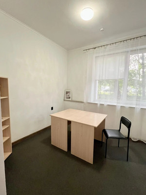 Продам коммерческое помещение 94 м2, Уральская ул, 2-16, Калининград г