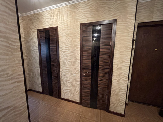 Продам трехкомнатную (3-комн.) квартиру, Калинина ул, 2, Ступино г