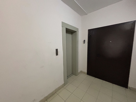 Продам трехкомнатную (3-комн.) квартиру, Калинина ул, 2, Ступино г