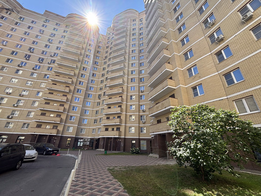Продам трехкомнатную (3-комн.) квартиру, Калинина ул, 2, Ступино г