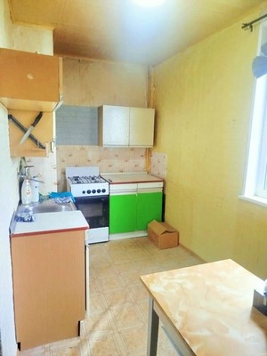 Продам трехкомнатную (3-комн.) квартиру, Красноармейская ул, 4, Тихвин г