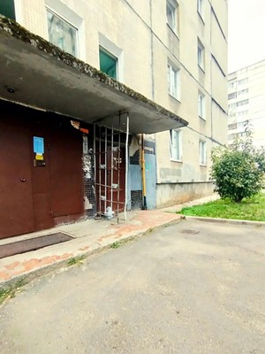 Продам трехкомнатную (3-комн.) квартиру, Красноармейская ул, 4, Тихвин г