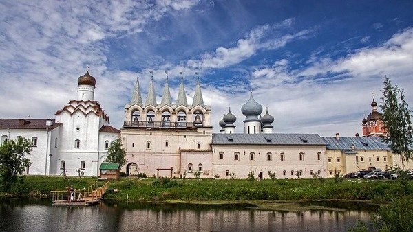 Продам трехкомнатную (3-комн.) квартиру, Красноармейская ул, 4, Тихвин г