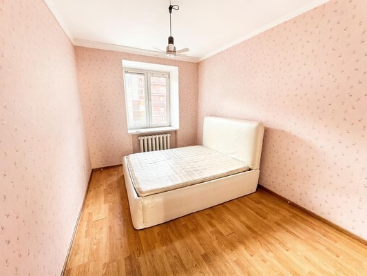 Продам двухкомнатную (2-комн.) квартиру, Чистопольская ул, 66, Казань г