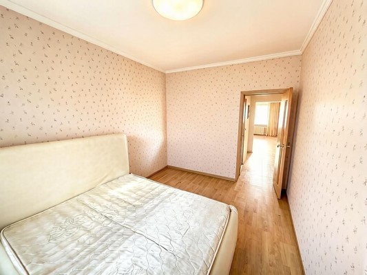 Продам двухкомнатную (2-комн.) квартиру, Чистопольская ул, 66, Казань г