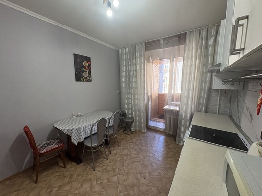 Продам двухкомнатную (2-комн.) квартиру, Чистопольская ул, 66, Казань г