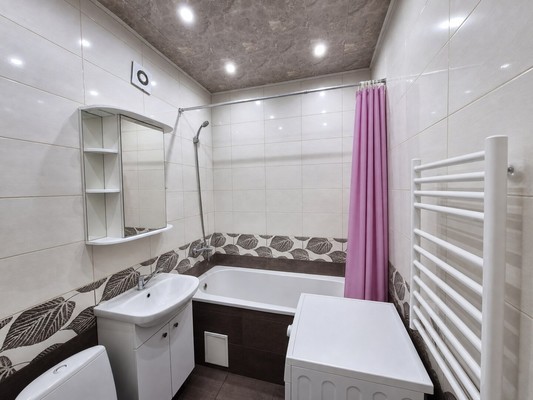 Продам однокомнатную (1-комн.) квартиру, Маршала Новикова ул, 11, Калининград г