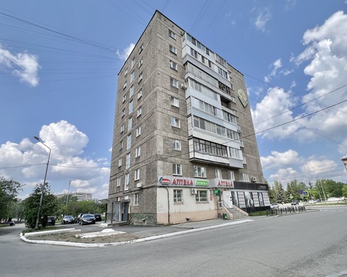 Продам многокомнатную квартиру, Ленинградский пр-кт, 36, Нижний Тагил г
