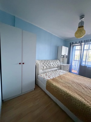 Продам трехкомнатную (3-комн.) квартиру, 60 лет Октября ул, 24, Симферополь г