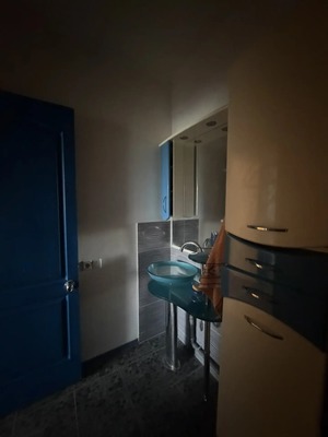 Продам трехкомнатную (3-комн.) квартиру, 60 лет Октября ул, 24, Симферополь г