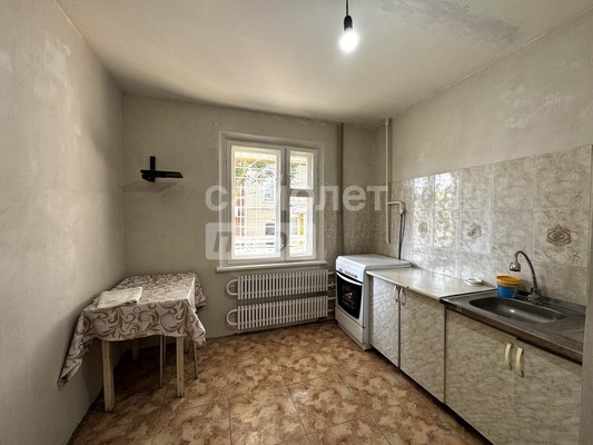 Продам трехкомнатную (3-комн.) квартиру, Ковтюха ул, 67, Славянск-на-Кубани г