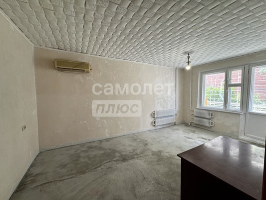 Продам трехкомнатную (3-комн.) квартиру, Ковтюха ул, 67, Славянск-на-Кубани г