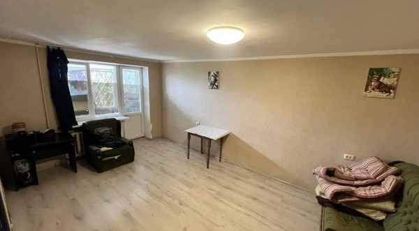 Продам однокомнатную (1-комн.) квартиру, Ларионова ул, 46, Симферополь г