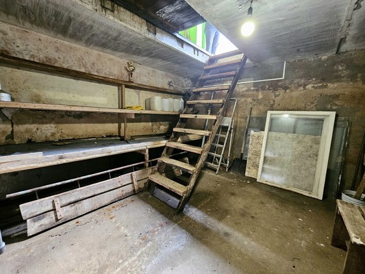 Продам гараж 27,7 м2, Гагарина ул, 123, Ханты-Мансийск г
