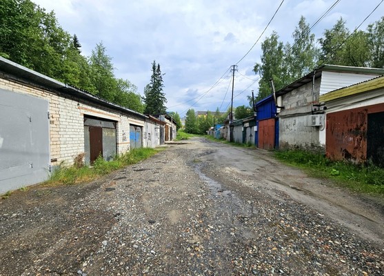 Продам гараж 27,7 м2, Гагарина ул, 123, Ханты-Мансийск г