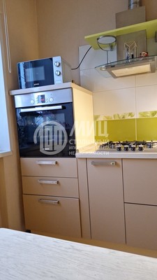 Продам трехкомнатную (3-комн.) квартиру, Мартеновская ул, 32/15, Москва г