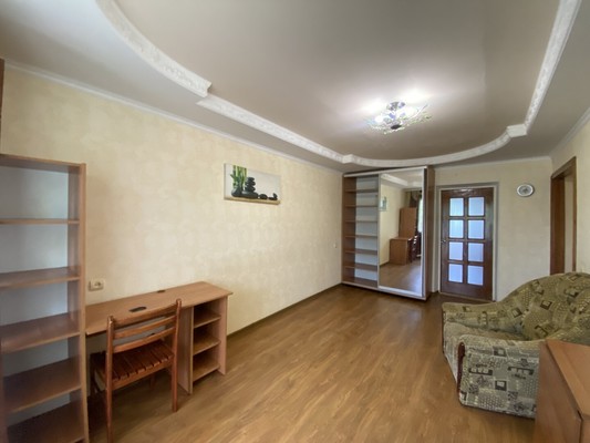 Продам трехкомнатную (3-комн.) квартиру, Гавена ул, 101, Симферополь г