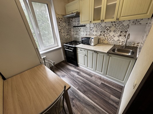 Продам двухкомнатную (2-комн.) квартиру, Каховка ул, 13к7, Москва г