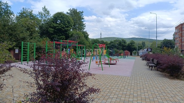Сдам двухкомнатную (2-комн.) квартиру, Привокзальный пер, 6кпод, Апшеронск г