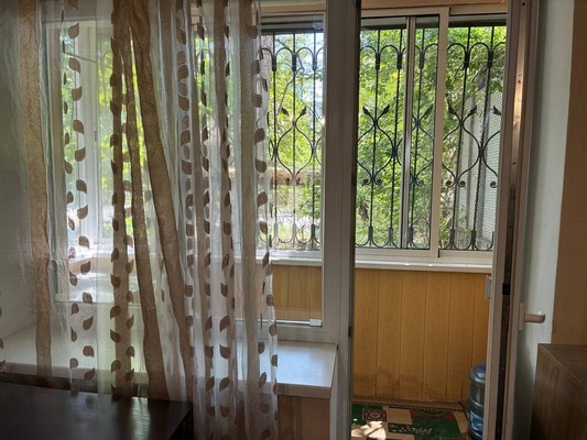 Продам однокомнатную (1-комн.) квартиру, Заводской пер, 31, Симферополь г