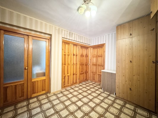 Продам трехкомнатную (3-комн.) квартиру, Пилотов пер, 12, Брянск г