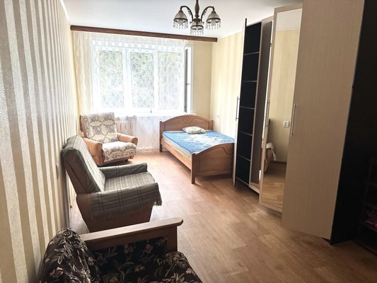 Продам комнату в 2-комн. квартире, Нарвская ул, 5к2, Смоленск г
