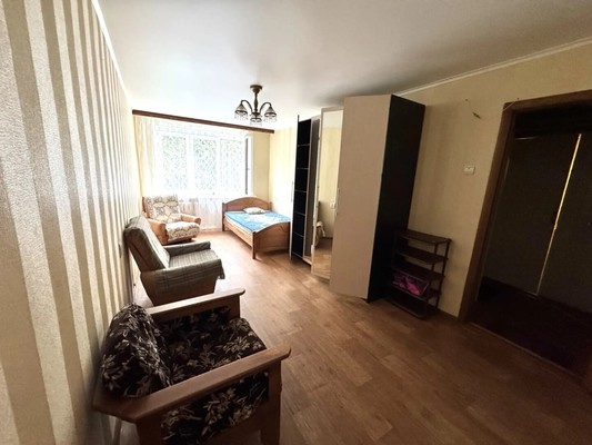 Продам комнату в 2-комн. квартире, Нарвская ул, 5к2, Смоленск г