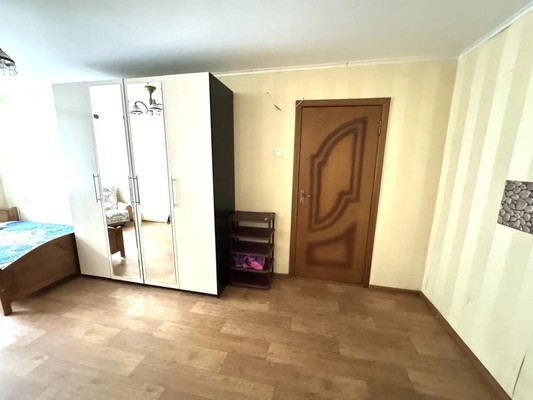 Продам комнату в 2-комн. квартире, Нарвская ул, 5к2, Смоленск г
