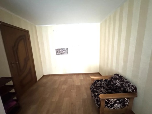 Продам комнату в 2-комн. квартире, Нарвская ул, 5к2, Смоленск г