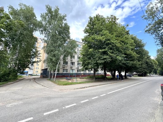 Продам комнату в 2-комн. квартире, Нарвская ул, 5к2, Смоленск г
