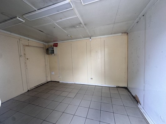 Продам торговое помещение 12 м2, У.Громовой ул, 50, Калининград г