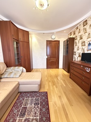 Сдам двухкомнатную (2-комн.) квартиру, Окская ул, 1к1, Москва г