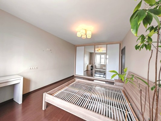 Продам двухкомнатную (2-комн.) квартиру, Нарвская ул, 1ка, Москва г