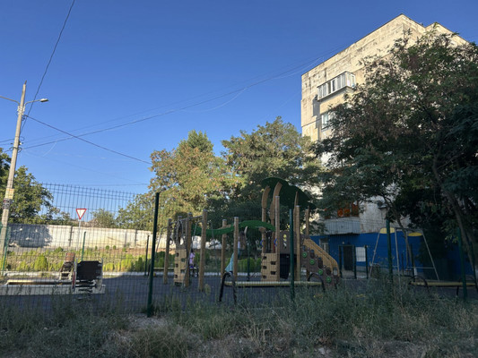 Продам однокомнатную (1-комн.) квартиру, Ларионова ул, 46, Симферополь г