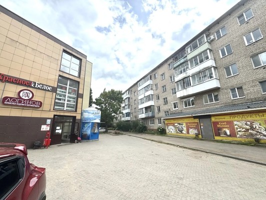 Продам трехкомнатную (3-комн.) квартиру, Октября пер, 1а, Смоленск г