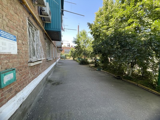 Продам двухкомнатную (2-комн.) квартиру, Дугинец ул, 28, Кропоткин г