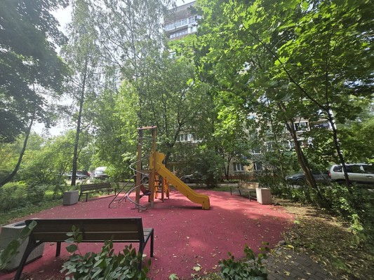 Продам двухкомнатную (2-комн.) квартиру, Федоскинская ул, 9к2, Москва г