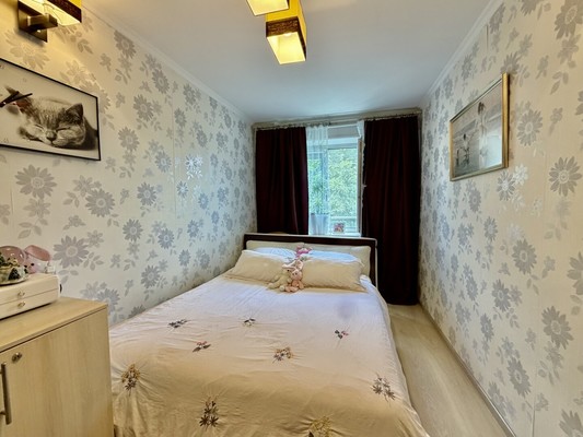Продам трехкомнатную (3-комн.) квартиру, Кирова пр-кт, 14а, Симферополь г
