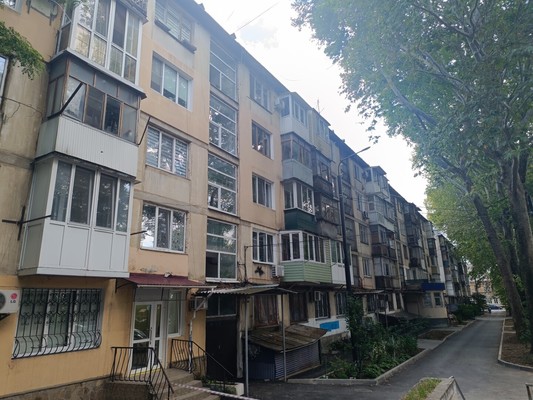 Продам двухкомнатную (2-комн.) квартиру, Мокроусова ул, 12к42, Симферополь г