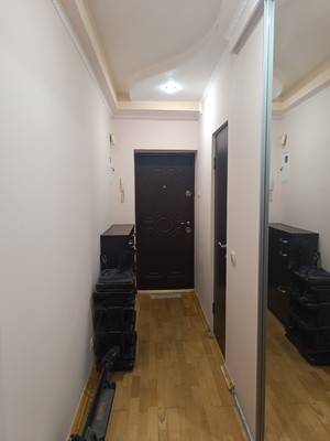 Продам двухкомнатную (2-комн.) квартиру, Мокроусова ул, 12к42, Симферополь г