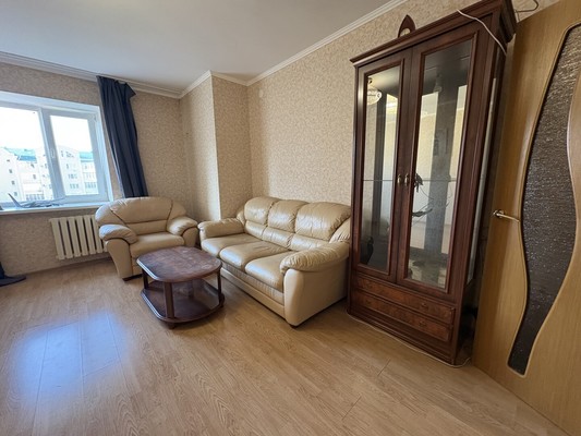 Продам двухкомнатную (2-комн.) квартиру, Меридианная ул, 3, Казань г