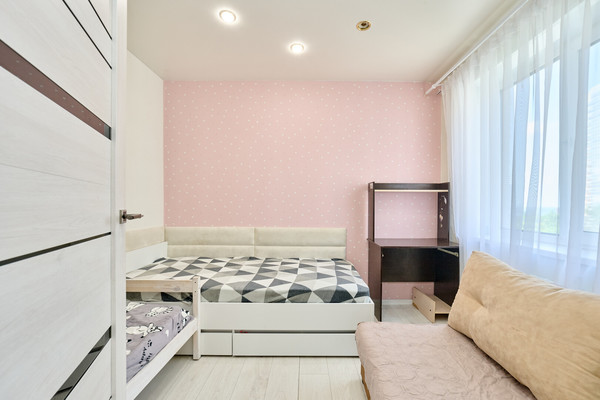 Продам трехкомнатную (3-комн.) квартиру, Сигаева ул, 6, Пермь г