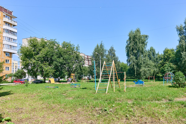 Продам трехкомнатную (3-комн.) квартиру, Сигаева ул, 6, Пермь г