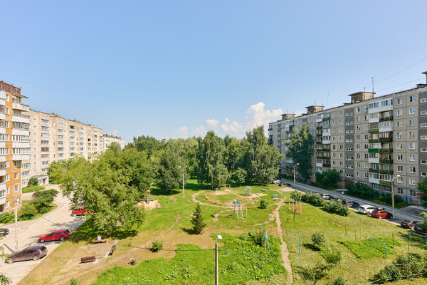 Продам трехкомнатную (3-комн.) квартиру, Сигаева ул, 6, Пермь г