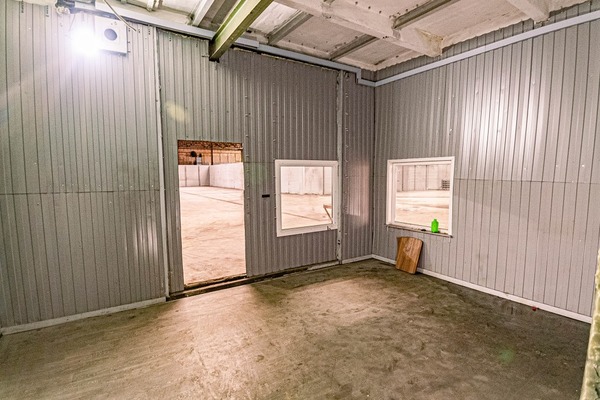 Сдам склад 1 500 м2, Екатерининский пр-кт, 3б, Санкт-Петербург г